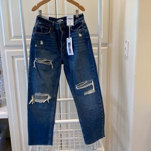NWT The Larchmont Slim Straight Denim Pant